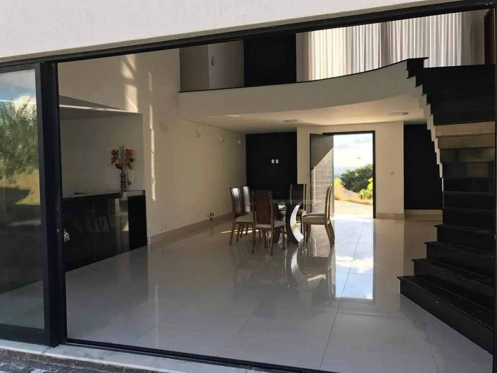 Casa de Condomínio para alugar com 4 quartos, 400m² - Foto 3