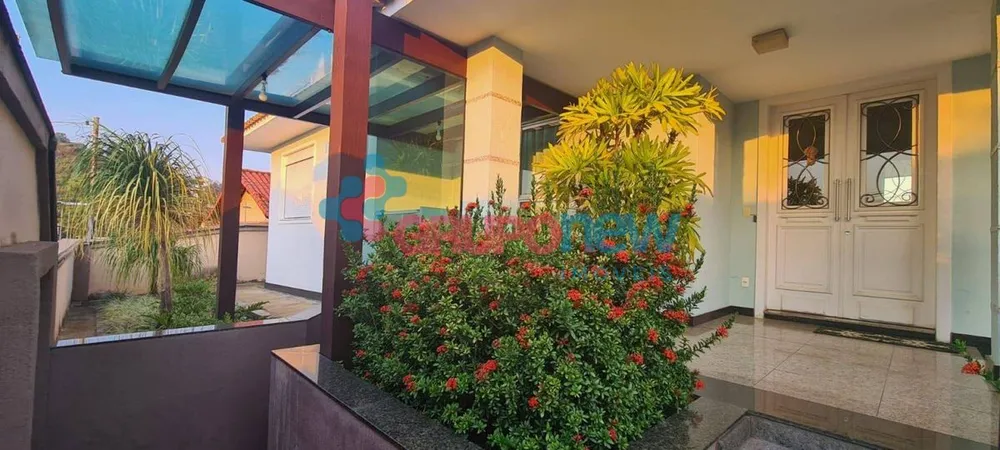 Casa, 4 quartos, 260 m² - Foto 1