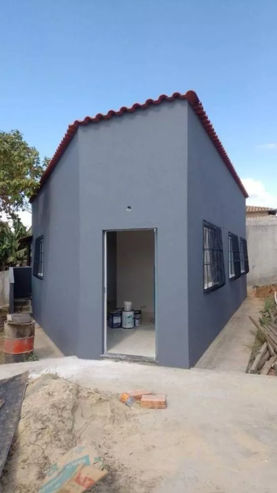 Casa à venda com 2 quartos, 72m² - Foto 1