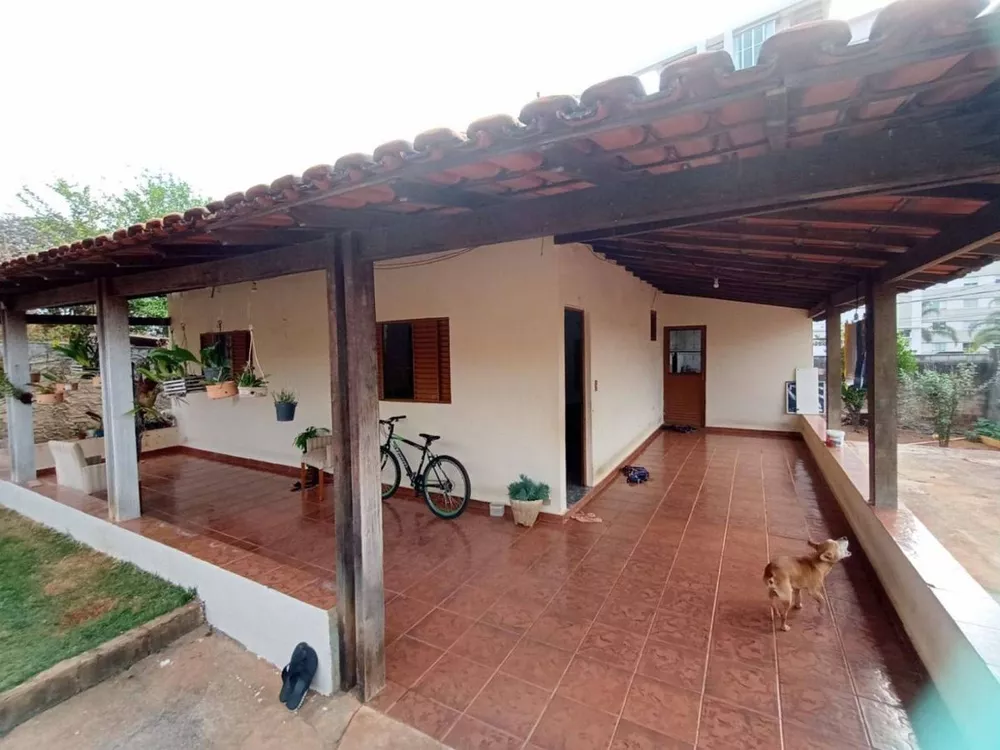 Casa à venda com 2 quartos, 114m² - Foto 4