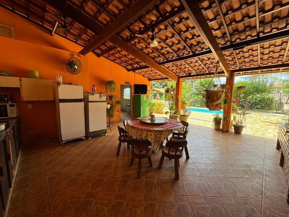 Casa de Condomínio à venda e aluguel com 4 quartos, 300m² - Foto 1