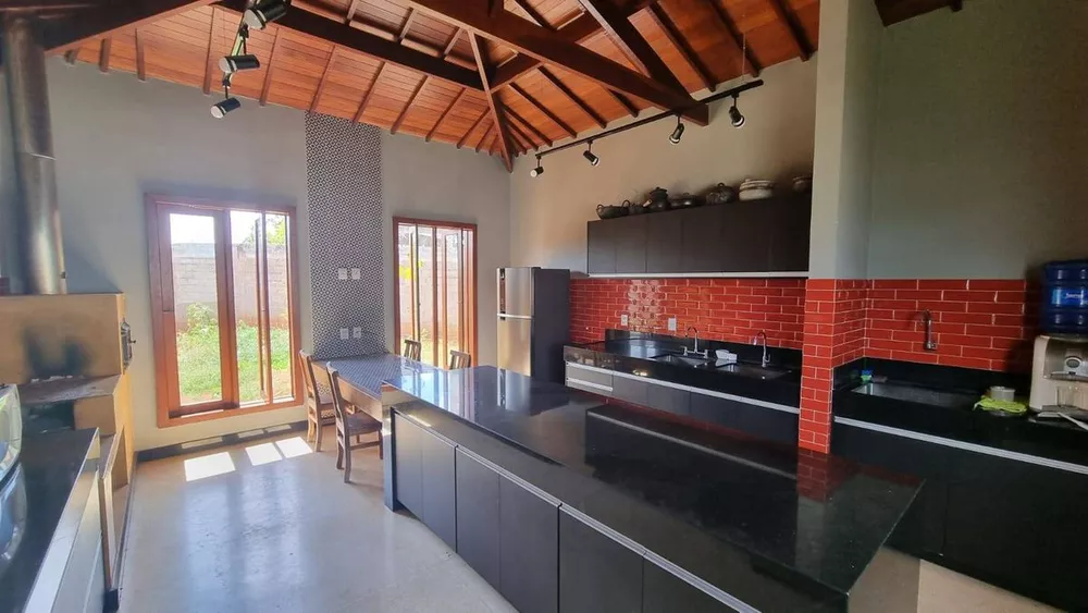 Casa à venda com 1 quarto, 90m² - Foto 3