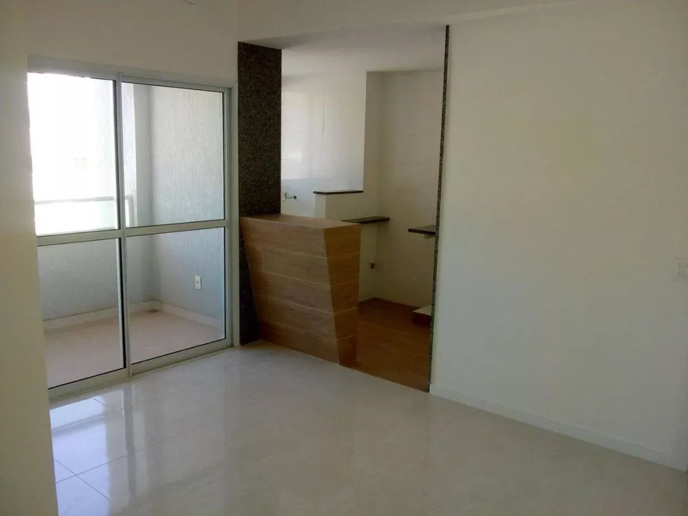 Apartamento à venda com 3 quartos, 77m² - Foto 2