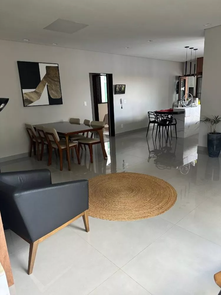 Casa à venda com 5 quartos, 340m² - Foto 2