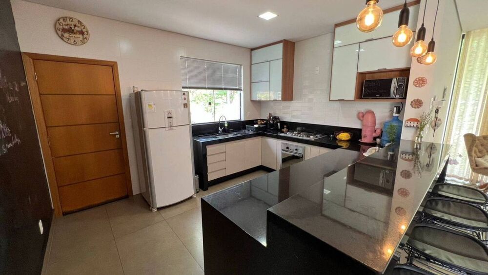 Casa de Condomínio à venda e aluguel com 4 quartos, 150m² - Foto 4