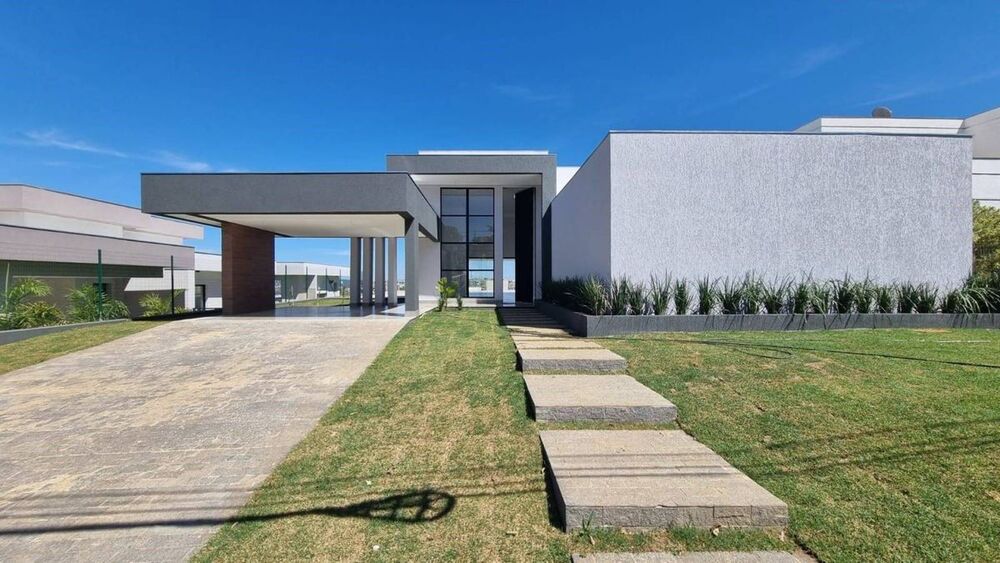Casa à venda com 3 quartos, 253m² - Foto 1