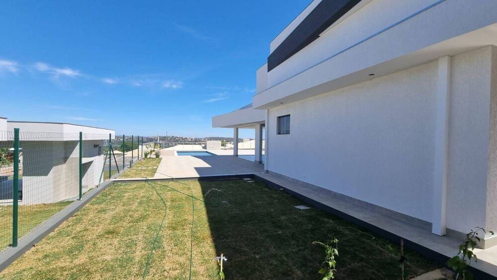Casa à venda com 3 quartos, 253m² - Foto 4