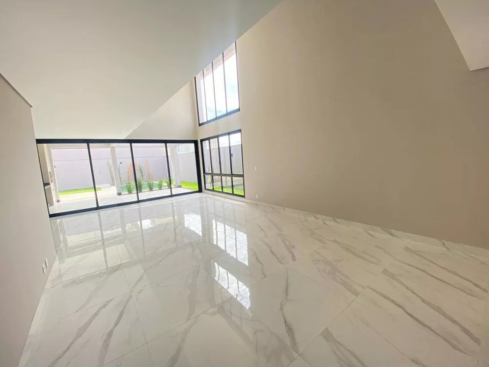 Casa de Condomínio à venda com 4 quartos, 256m² - Foto 4