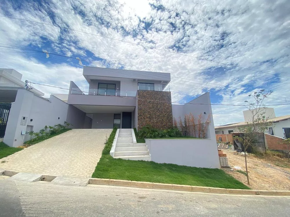 Casa de Condomínio à venda com 4 quartos, 256m² - Foto 2