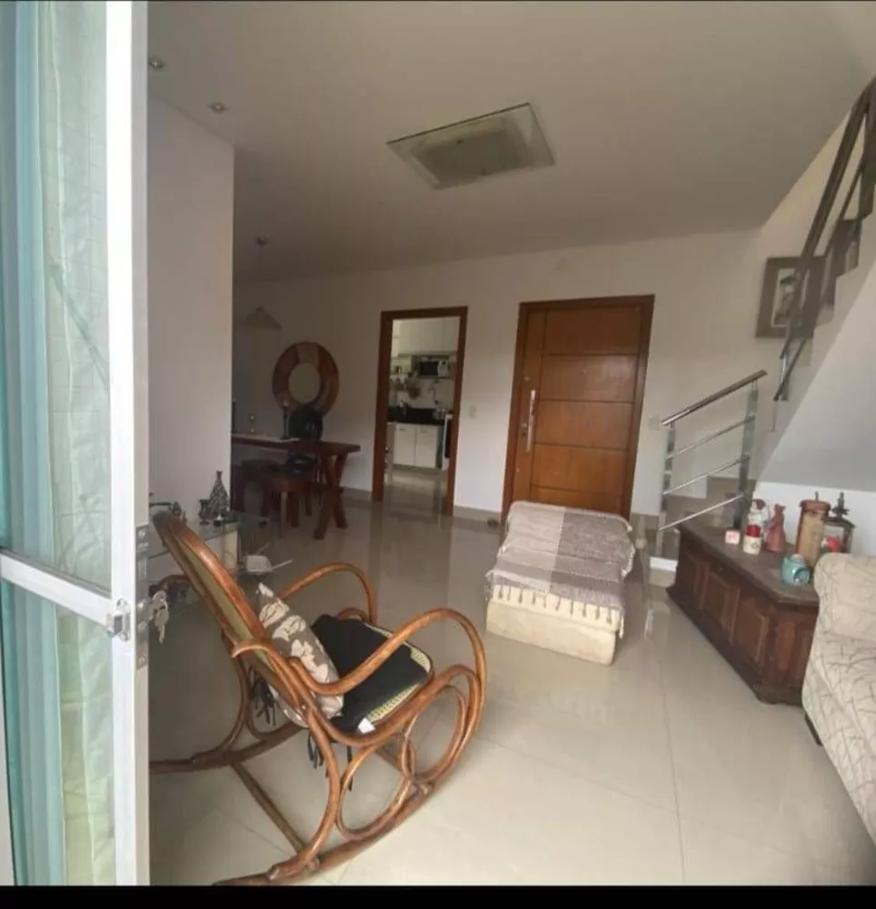 Cobertura à venda com 3 quartos, 230m² - Foto 2