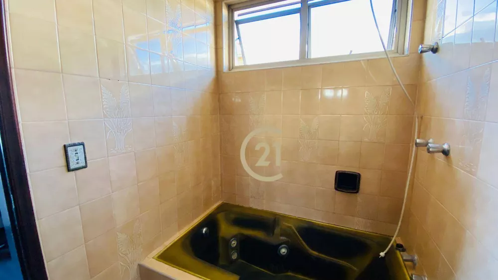 Casa, 4 quartos, 215 m² - Foto 1
