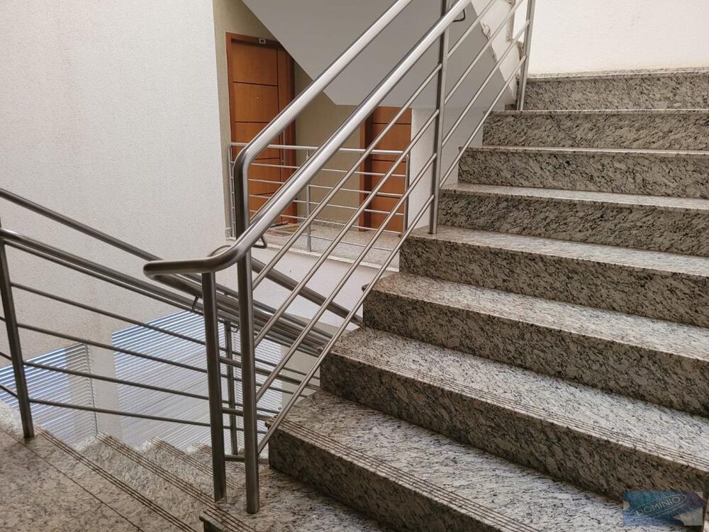 Apartamento para alugar com 3 quartos, 1123m² - Foto 2