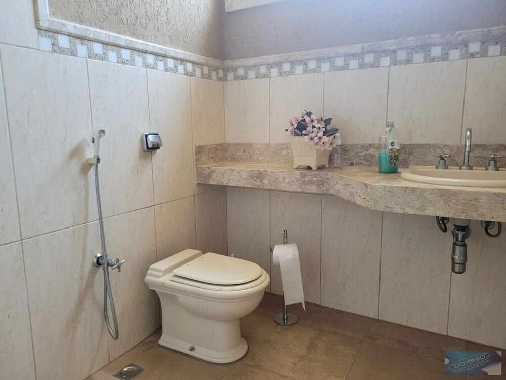 Casa, 4 quartos, 303 m² - Foto 1