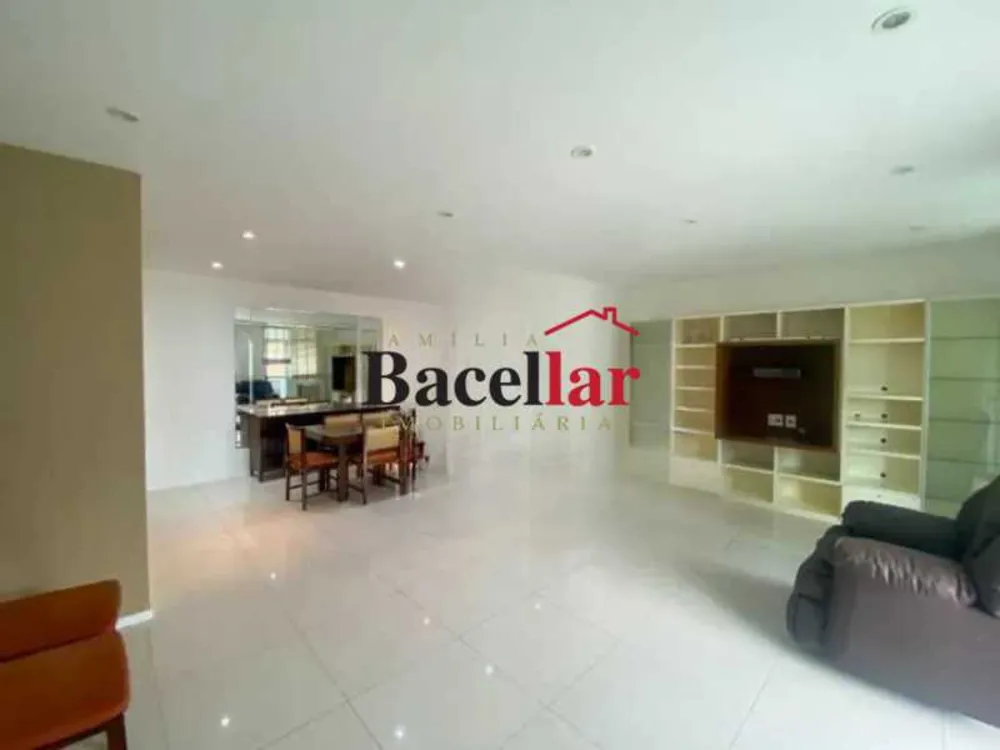 Apartamento, 3 quartos, 140 m² - Foto 2