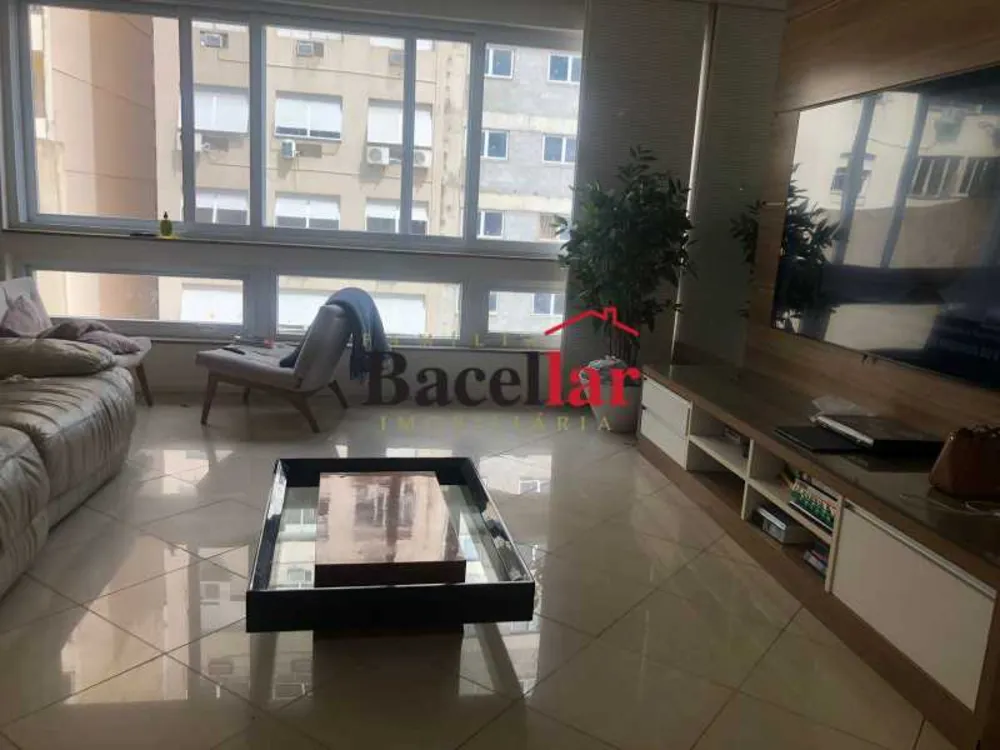 Apartamento, 3 quartos, 235 m² - Foto 1