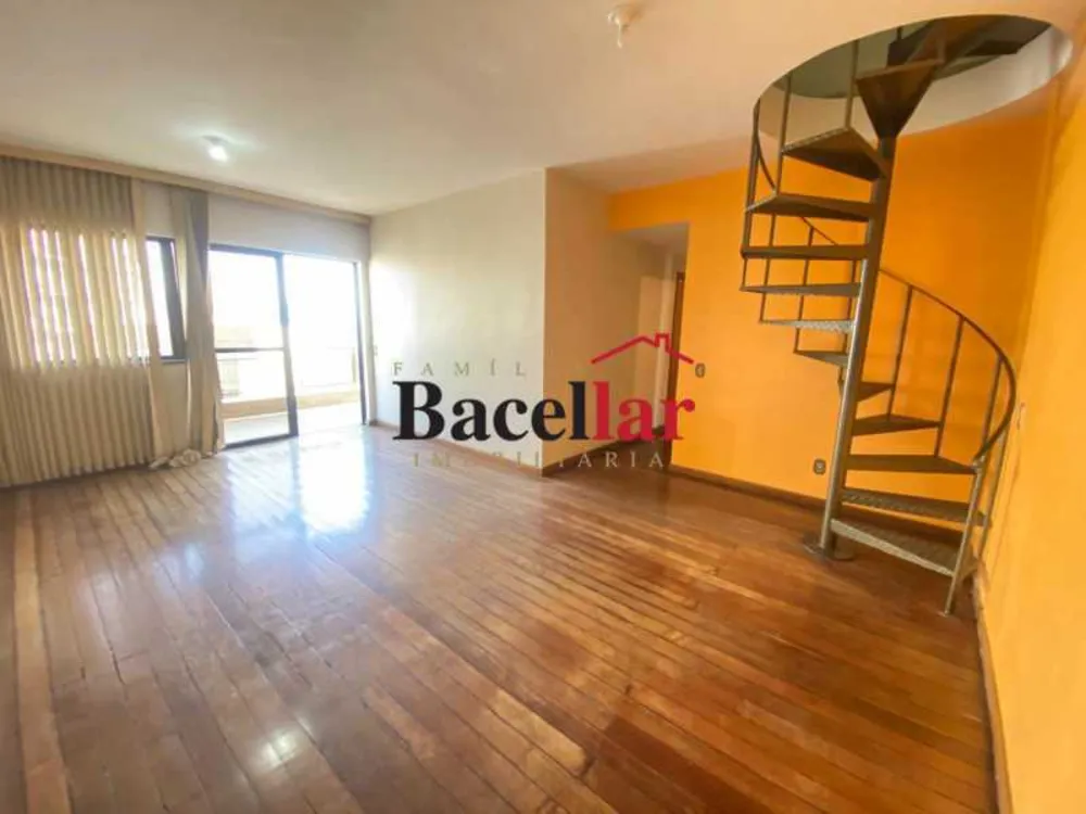 Cobertura, 3 quartos, 215 m² - Foto 1
