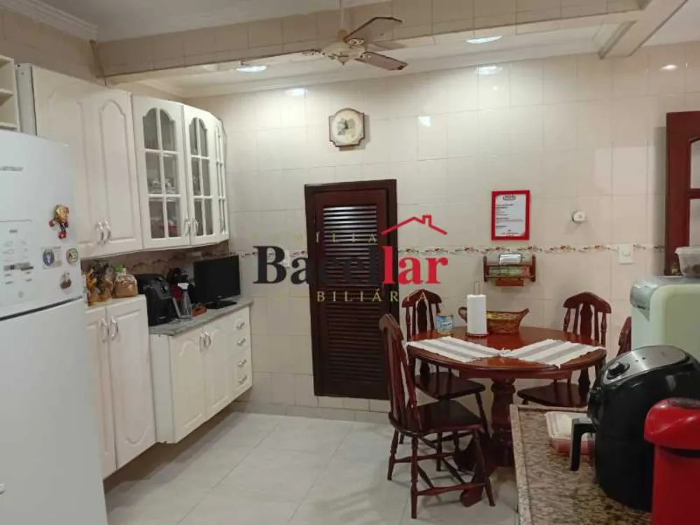 Casa, 4 quartos, 228 m² - Foto 2
