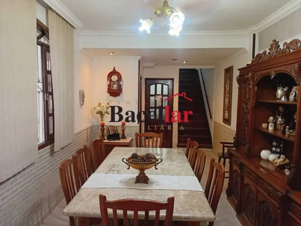 Casa, 4 quartos, 228 m² - Foto 1