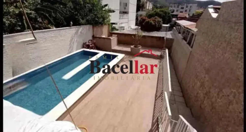 Casa, 3 quartos, 277 m² - Foto 1