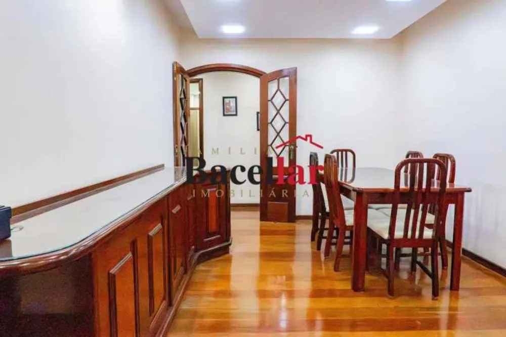 Apartamento, 3 quartos, 130 m² - Foto 2
