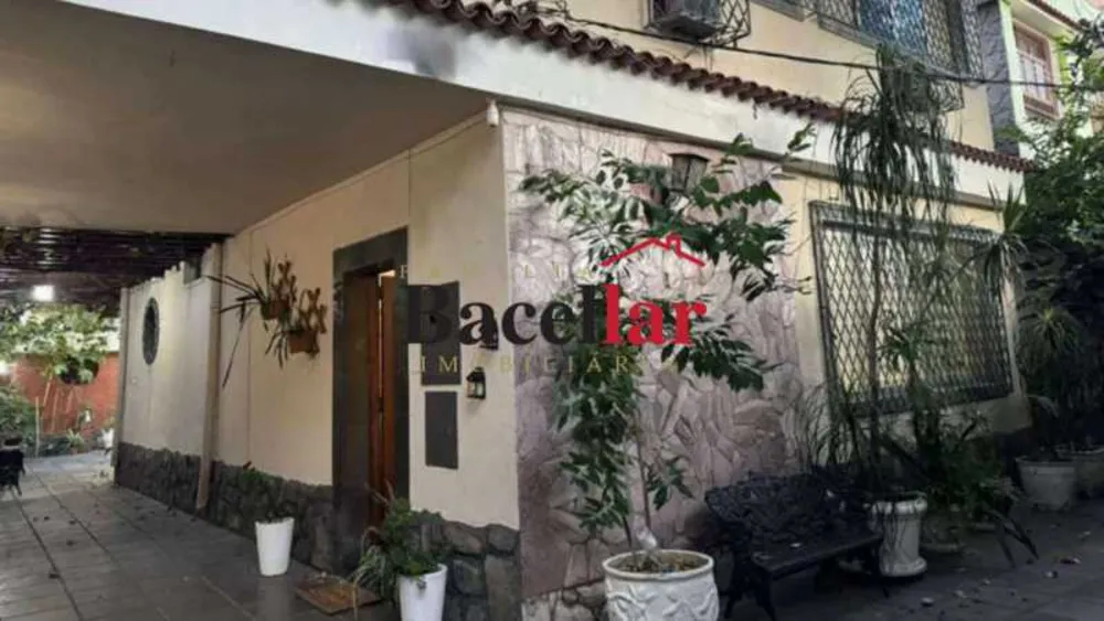 Casa, 4 quartos, 256 m² - Foto 1