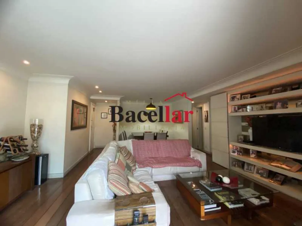 Apartamento, 3 quartos, 140 m² - Foto 1