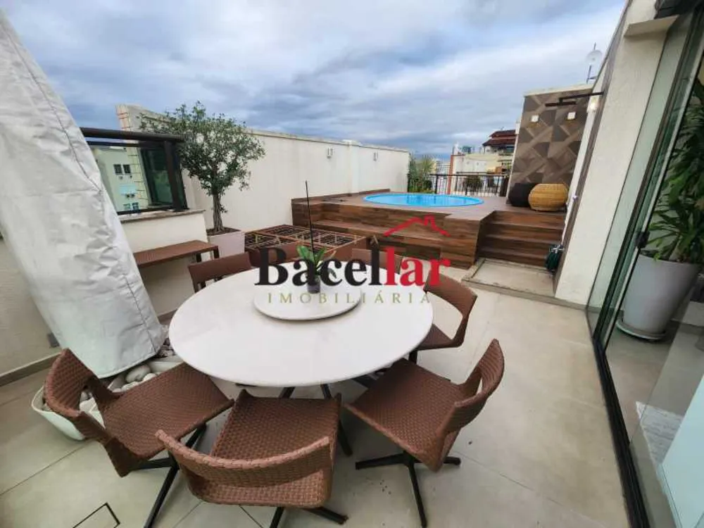 Cobertura, 3 quartos, 208 m² - Foto 1