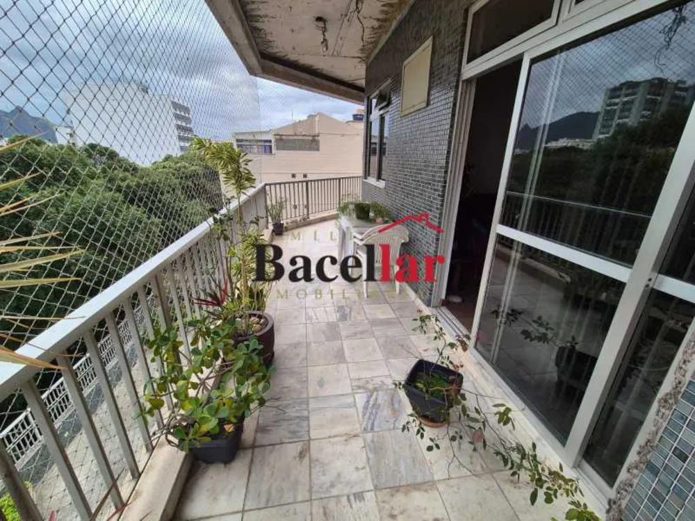 Apartamento, 3 quartos, 135 m² - Foto 2