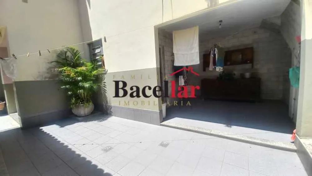 Casa, 3 quartos, 226 m² - Foto 2
