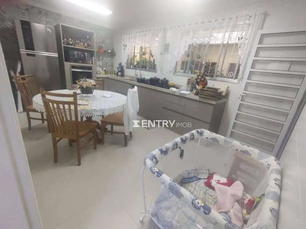 Casa, 3 quartos, 268 m² - Foto 3