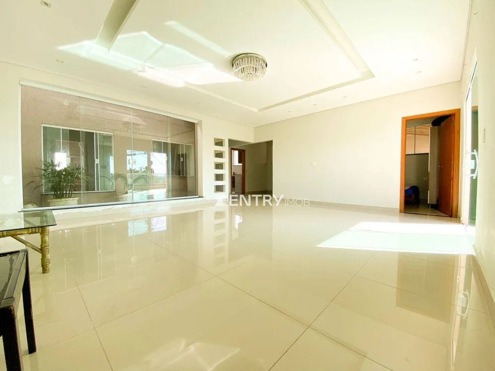 Casa, 2 quartos, 272 m² - Foto 1