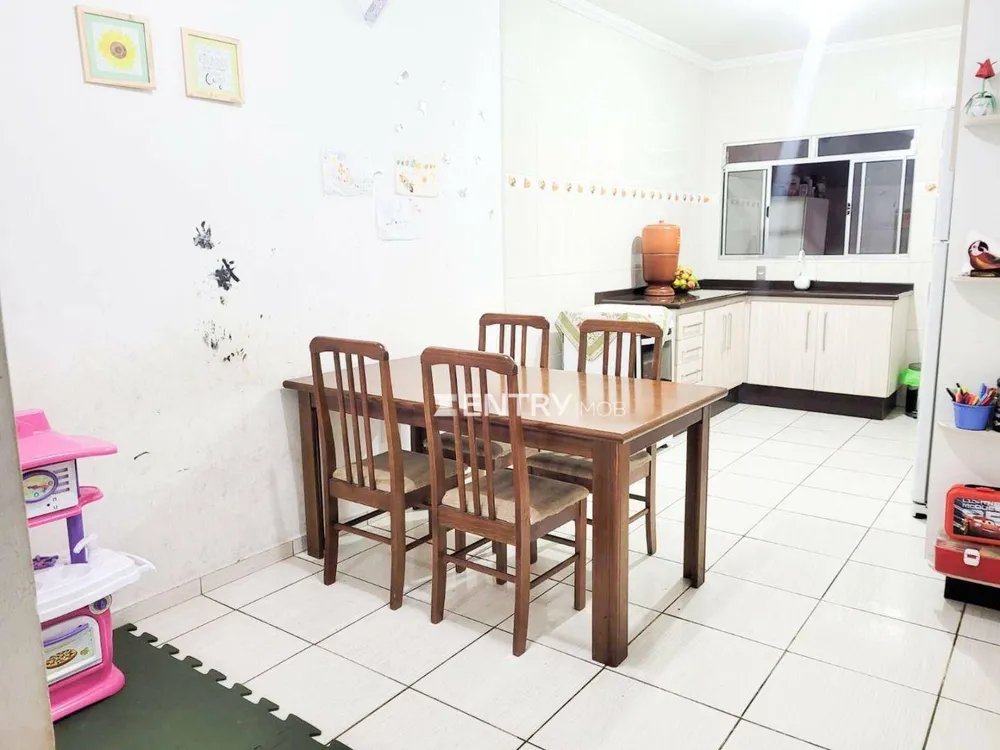 Casa, 3 quartos, 127 m² - Foto 2