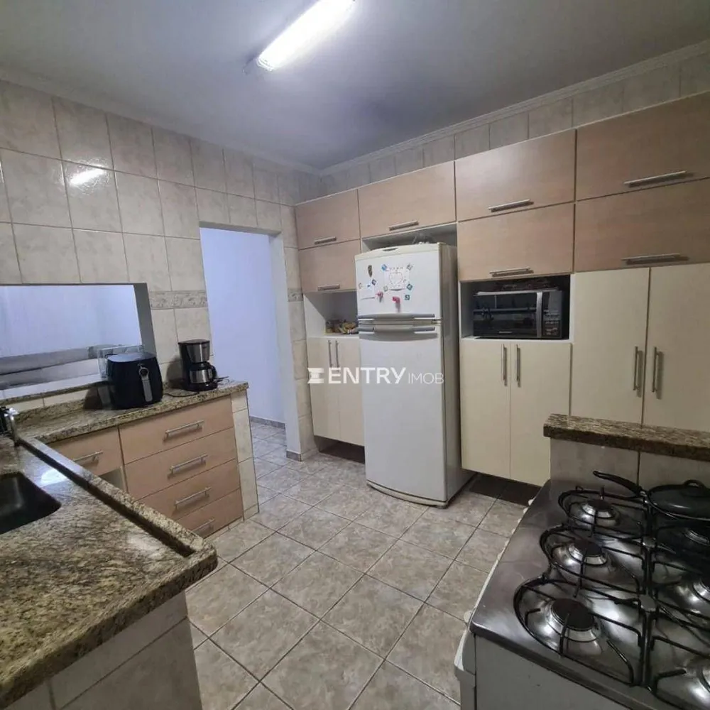 Casa, 4 quartos, 211 m² - Foto 2