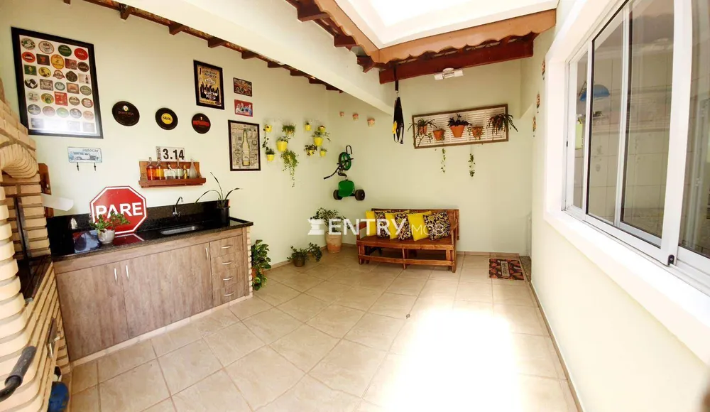 Casa, 3 quartos, 158 m² - Foto 1