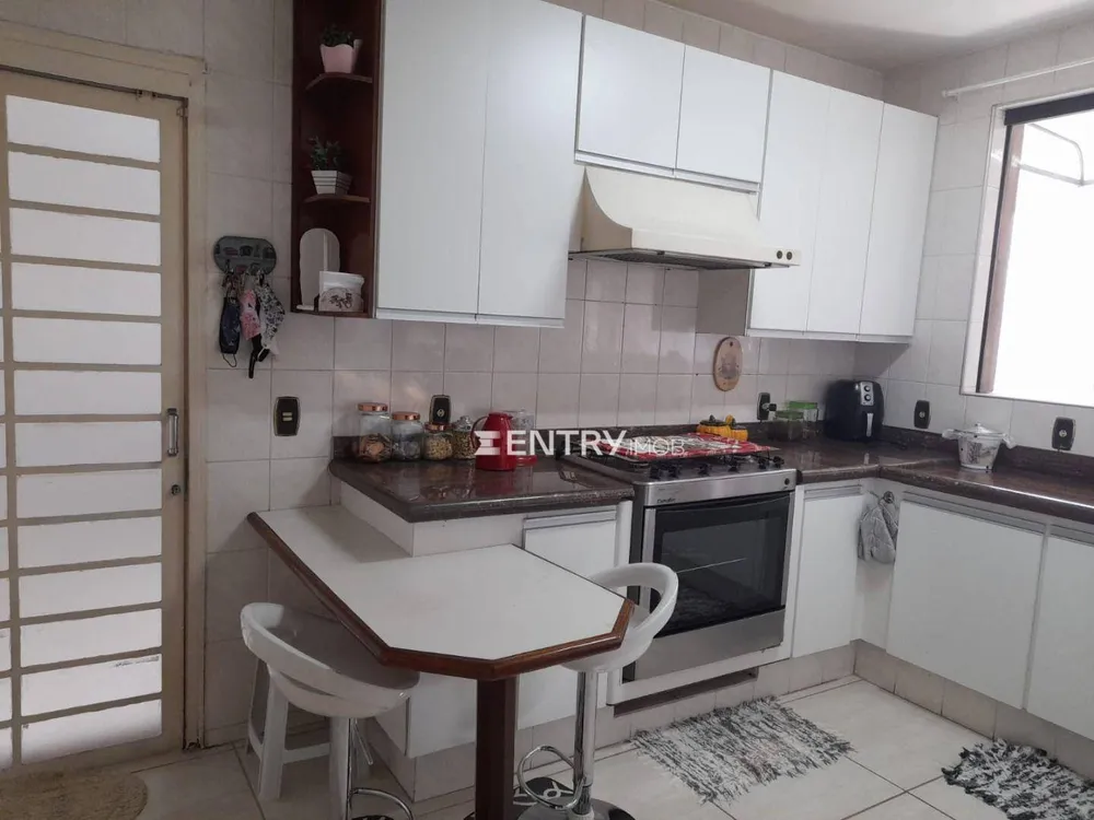Casa, 3 quartos, 234 m² - Foto 4