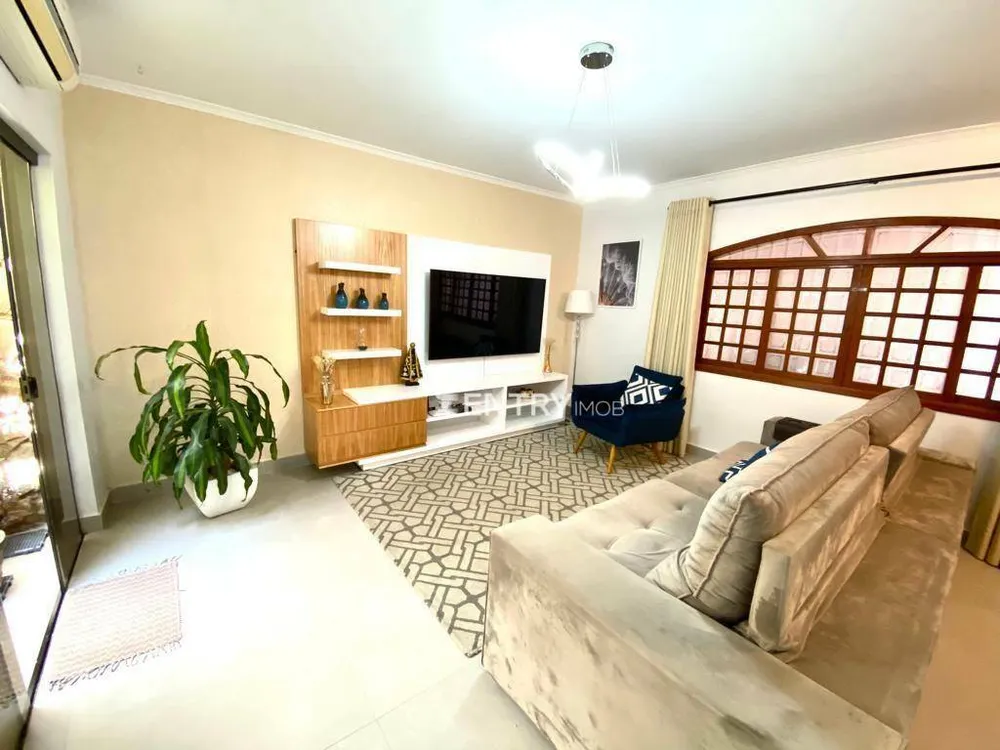 Casa, 3 quartos, 190 m² - Foto 2