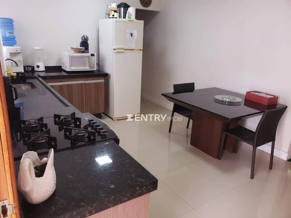 Casa, 4 quartos, 300 m² - Foto 4