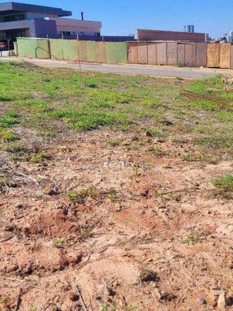 Loteamento e Condomínio, 600 m² - Foto 1
