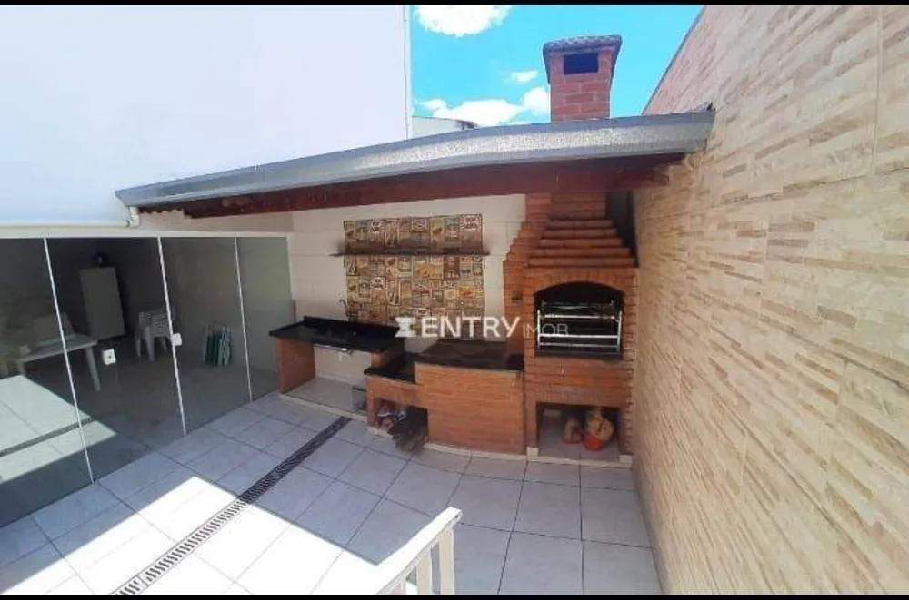Casa, 3 quartos, 211 m² - Foto 1