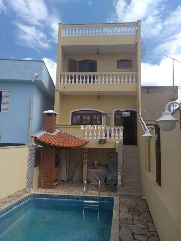 Casa, 3 quartos, 346 m² - Foto 1