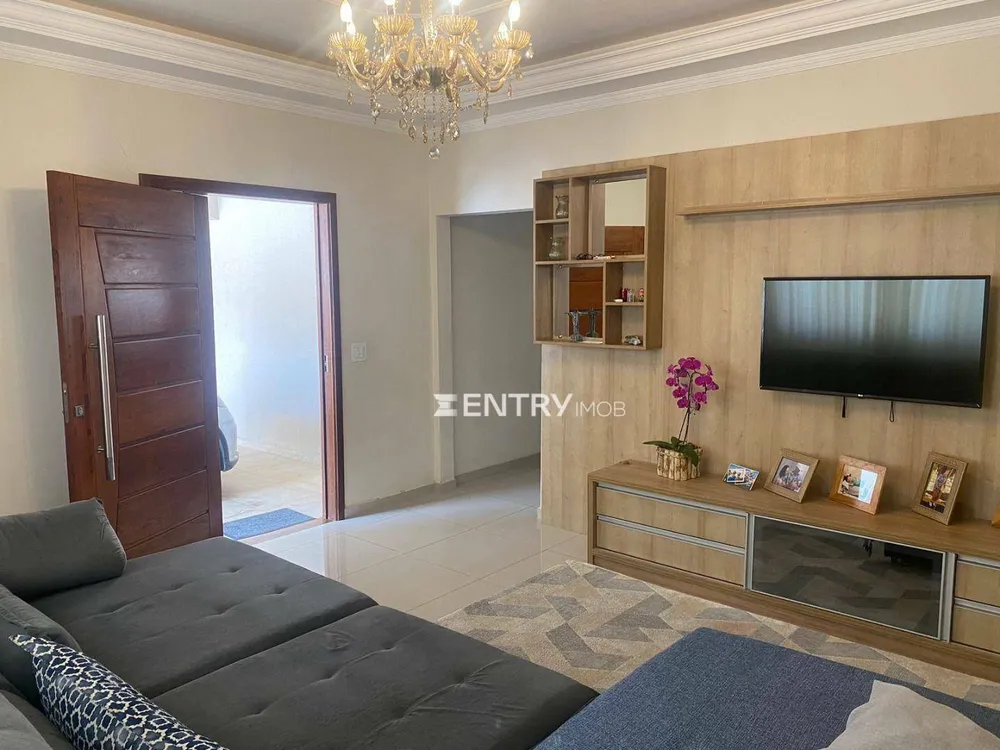 Casa, 2 quartos, 210 m² - Foto 1