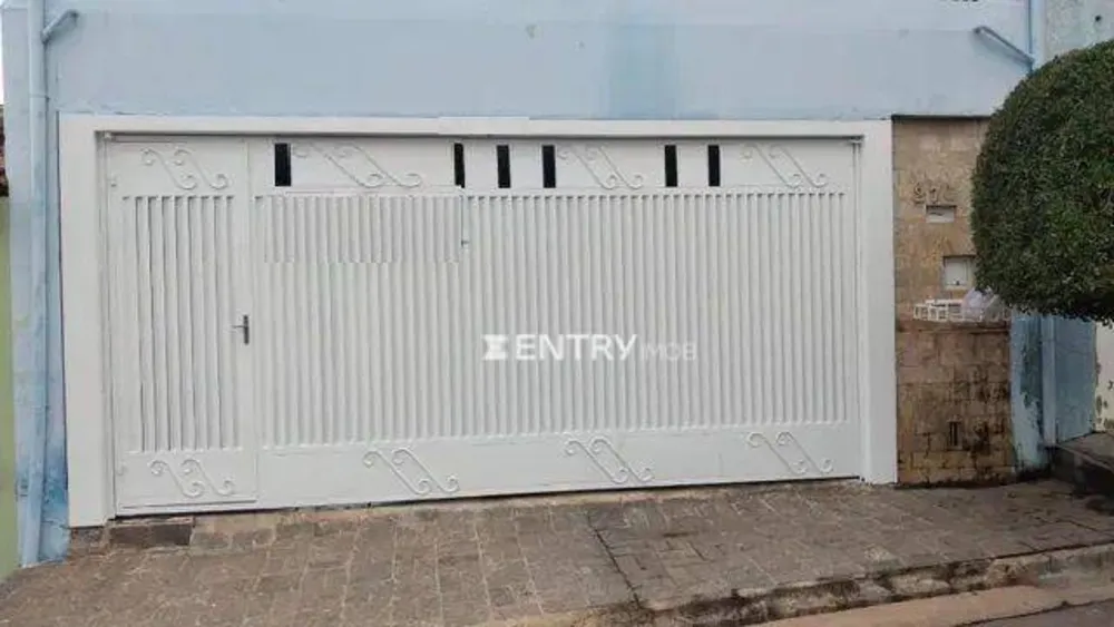 Casa, 3 quartos, 179 m² - Foto 1