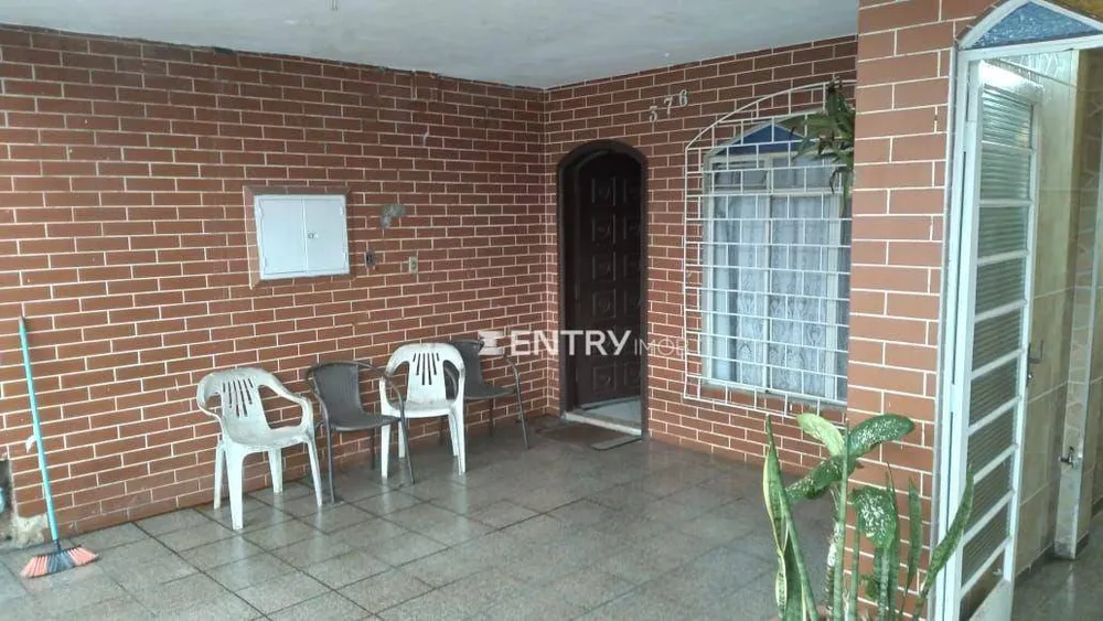 Casa, 3 quartos, 200 m² - Foto 2
