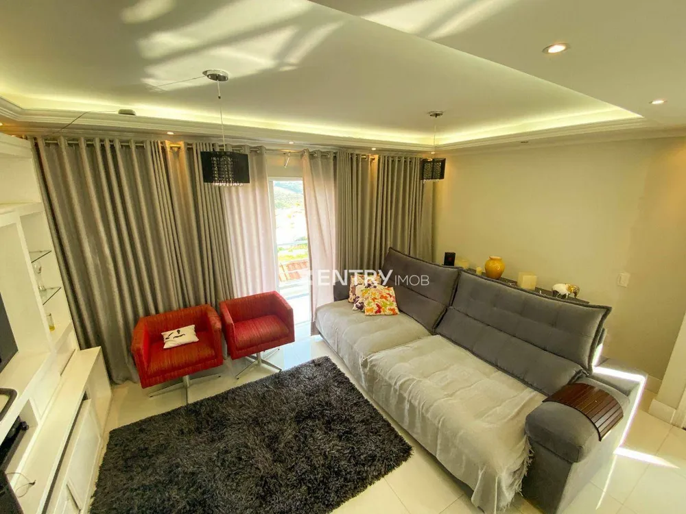 Casa, 3 quartos, 275 m² - Foto 1