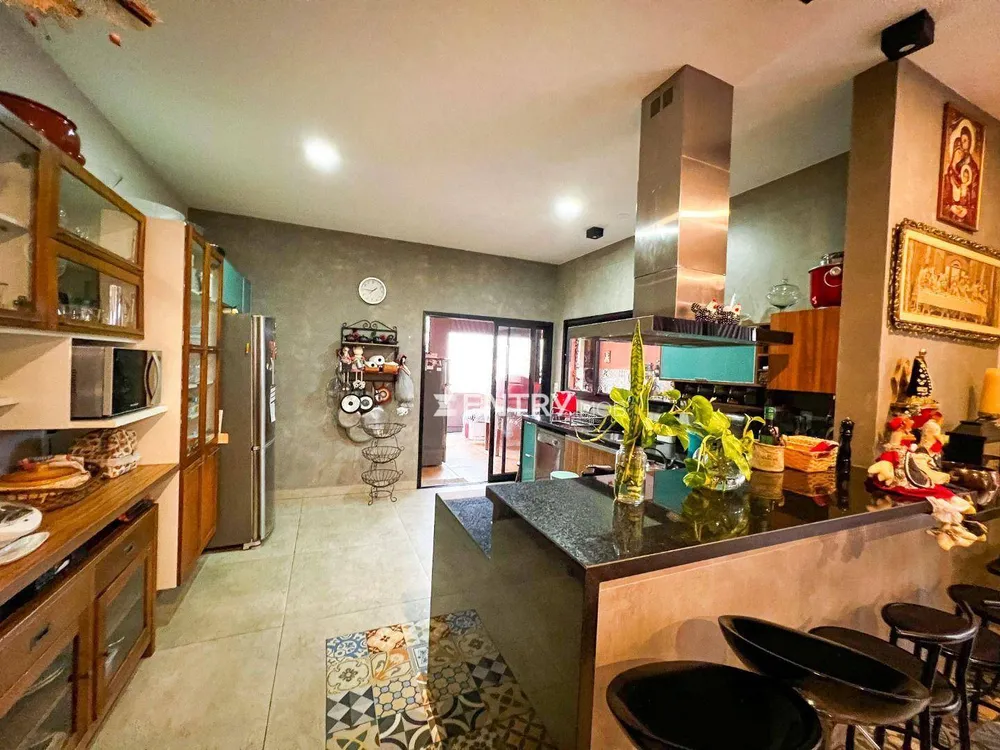 Casa, 3 quartos, 254 m² - Foto 2