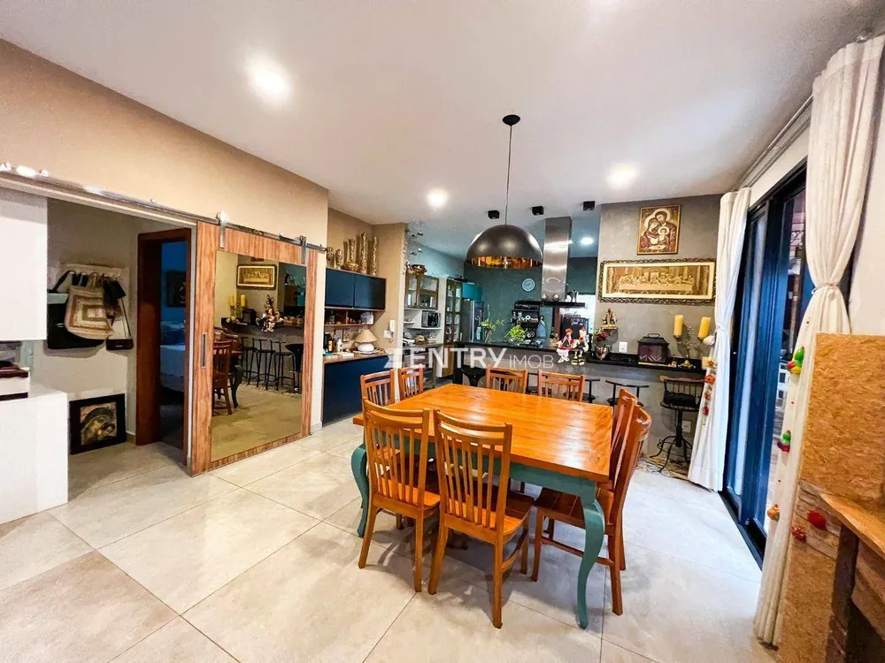 Casa, 3 quartos, 254 m² - Foto 1