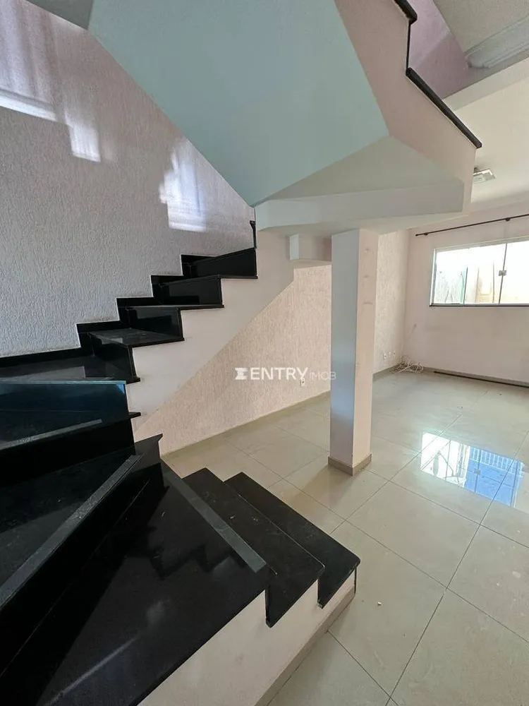 Casa, 3 quartos, 205 m² - Foto 2