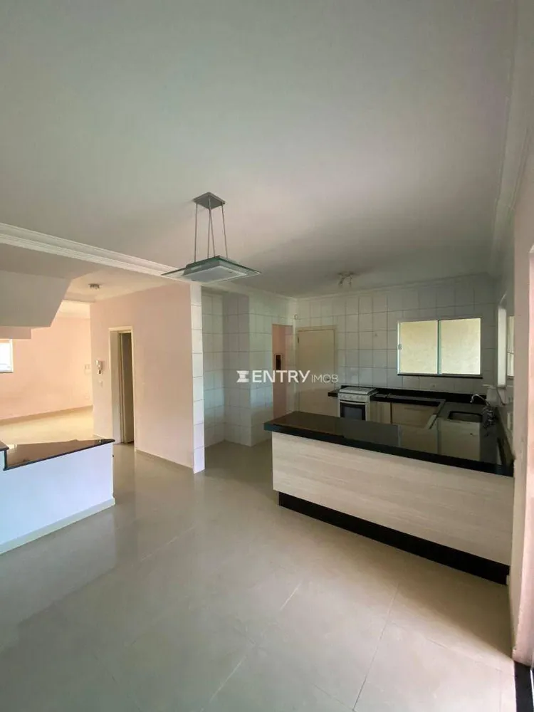 Casa, 3 quartos, 205 m² - Foto 1