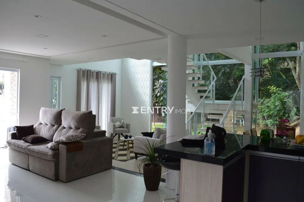 Casa, 3 quartos, 250 m² - Foto 2