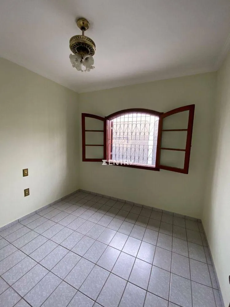 Casa, 3 quartos, 198 m² - Foto 3